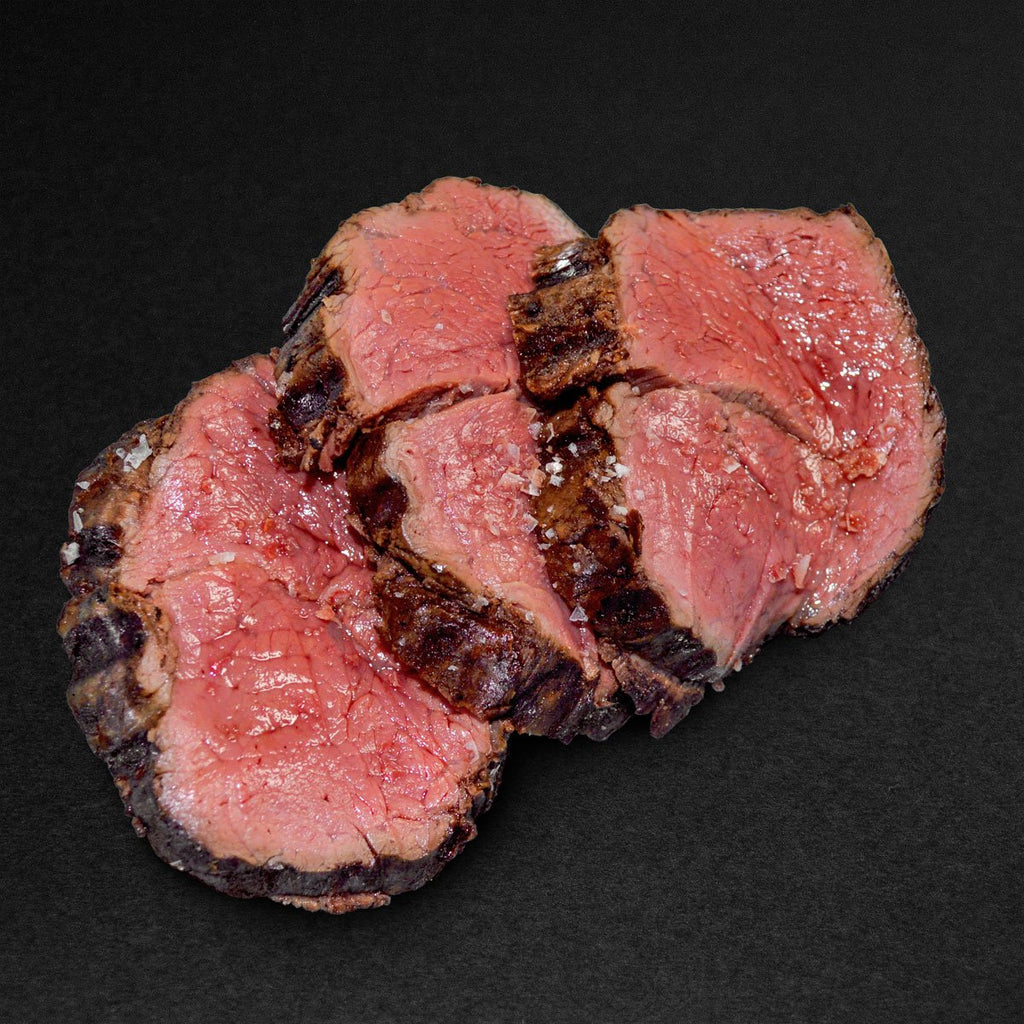 Serviervorschlag: Wagyu Filet gegrillt und aufgeschnitten
